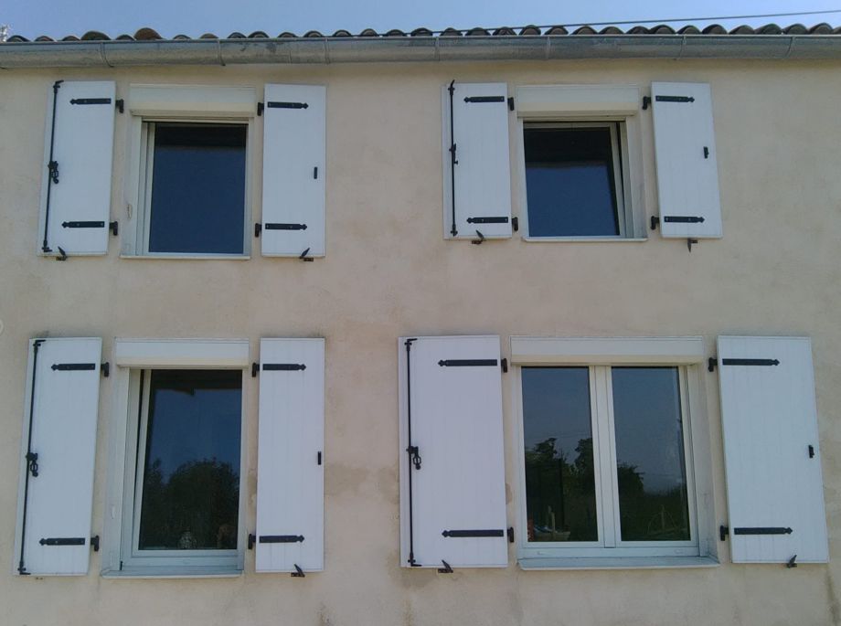 Volet maison dijon menuiserie sur mesure