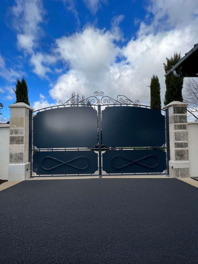 portail sur mesure à dijon Autour de l'acier